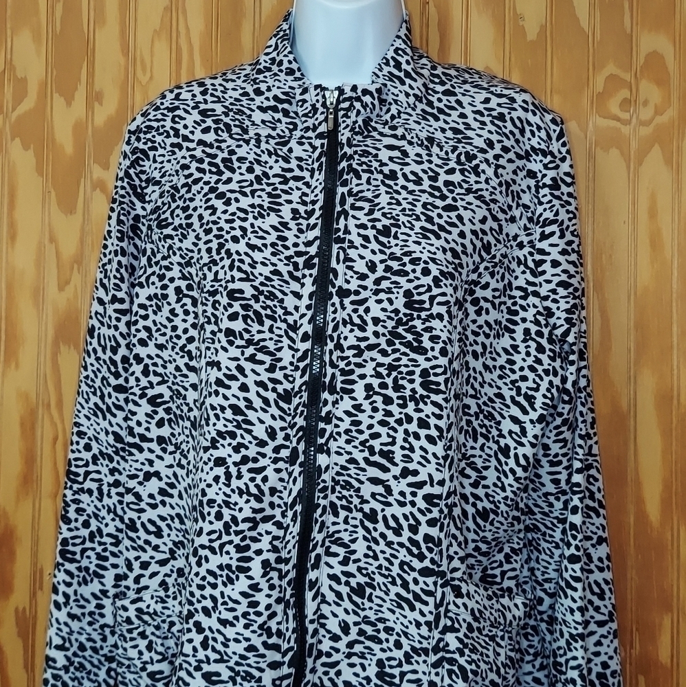 Zippered jacket. Coral Bay Golf